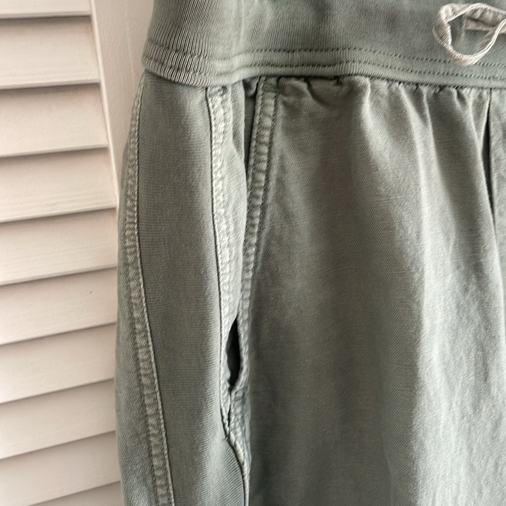 Gap for Good sage green khaki women’s jogger, size M.  NWOT.  New condition - Picture 3 of 9
